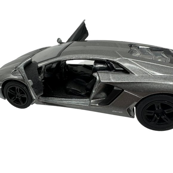 Kinsmart Lamborghini Aventador LP 700-4 Model Car Silver 1/36 Scale KT5355 - Picture 7 of 12